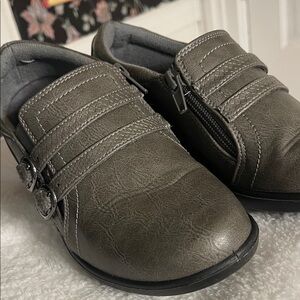 Stylish Gray Buckle Shoes